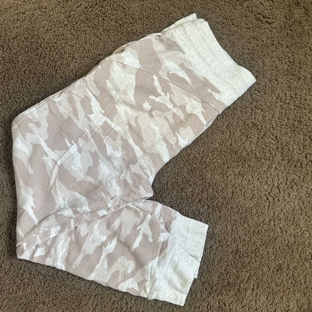 Athleta Beige Camouflage Joggers